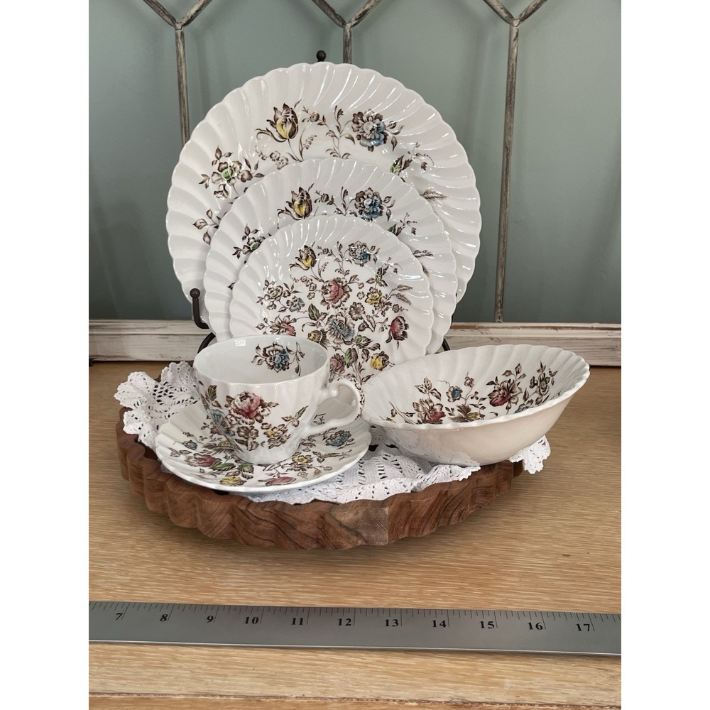 Vintage Johnson Brothers Staffordshire Bouquet 6 Piece Setting England IRONSTONE